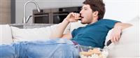 الإفراط في مشاهدة التلفاز في سن الشباب ينعكس 